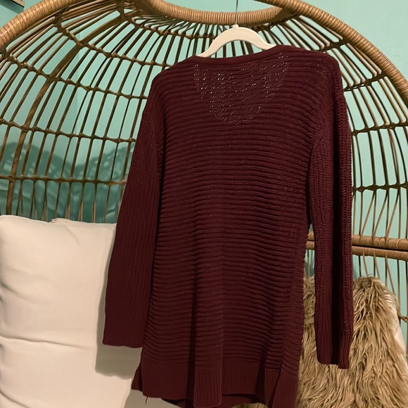 BB Dakota burgundy sweater - Picture 5 of 5